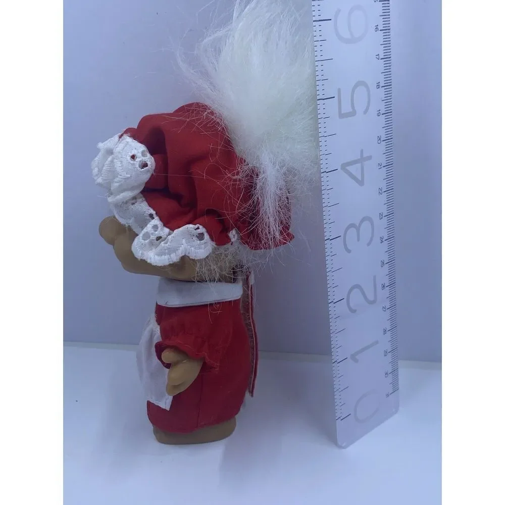 CHRISTMAS TROLL GRANDMA / MRS CLAUS - 5
